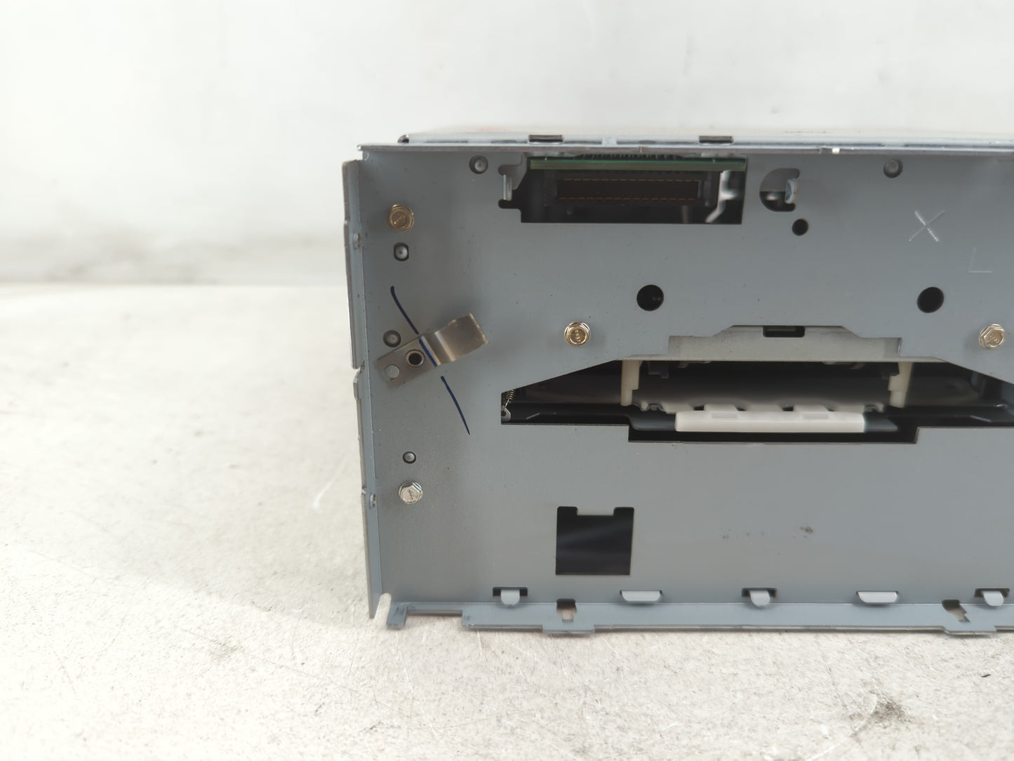2009-2012 Chevrolet Malibu Radio AM FM Cd Player Receiver Replacement P/N:20919616 Fits Fits 2009 2010 2011 2012 OEM Used Auto Parts - Oemusedautoparts1.com