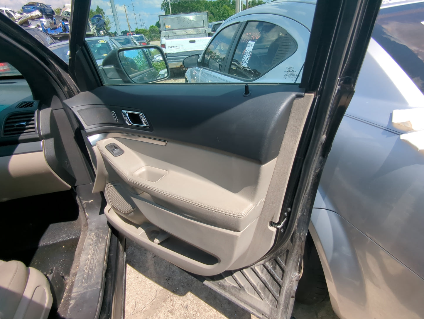 2013 Ford Explorer Front Right Passenger Interior Door Panel Trim - Oemusedautoparts1.com