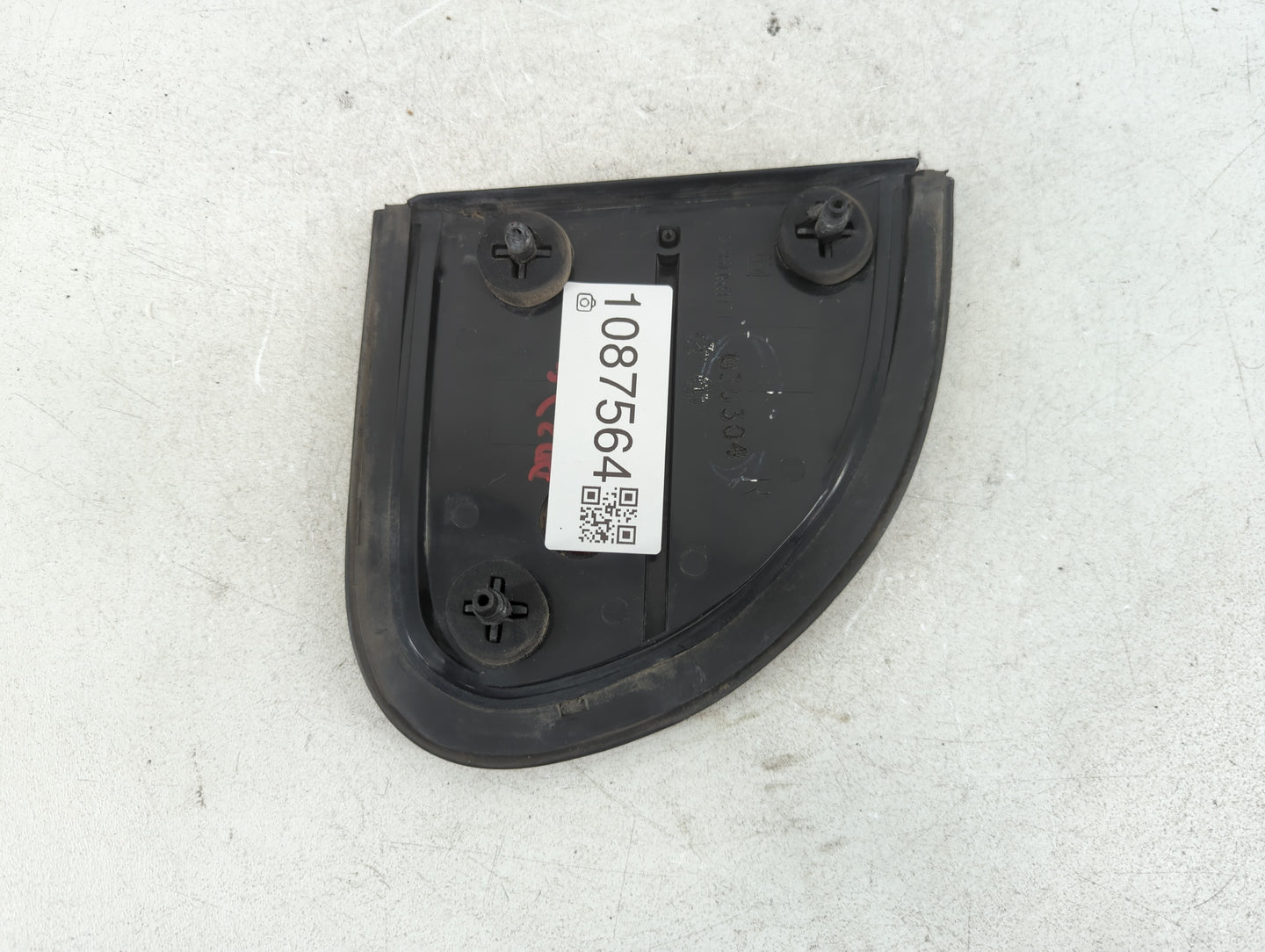 1997-2005 Chevrolet Malibu Tail Light Assembly Driver Left OEM Fits Fits 1997 1998 1999 2000 2001 2002 2003 2004 2005 OEM Used Auto Parts - Oemusedautoparts1.com