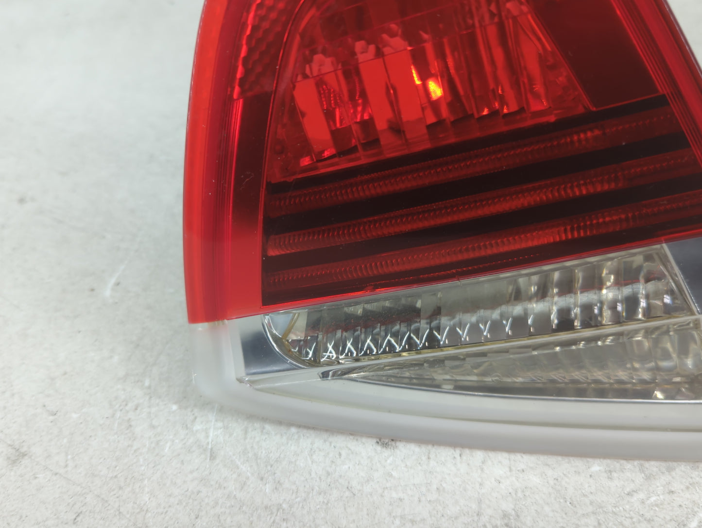 2006 Bmw 325i Tail Light Assembly Driver Left OEM P/N:276401 Fits Fits 2004 2005 OEM Used Auto Parts