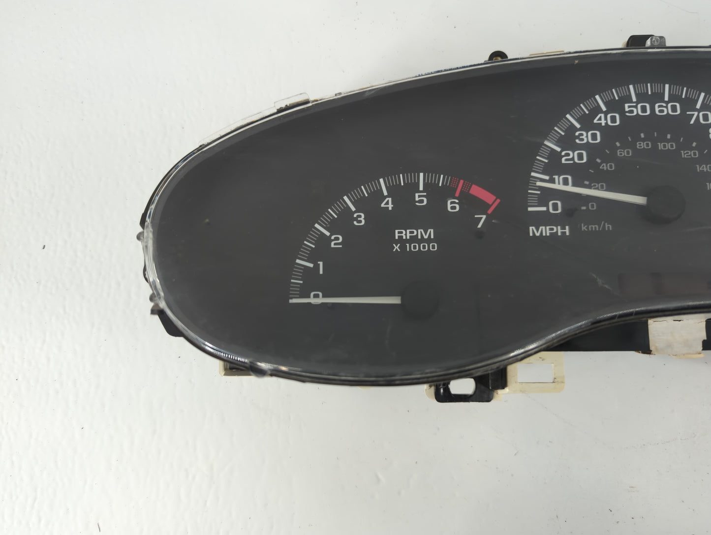 2004-2005 Chevrolet Malibu Instrument Cluster Speedometer Gauges P/N:22707514 Fits Fits 2004 2005 OEM Used Auto Parts