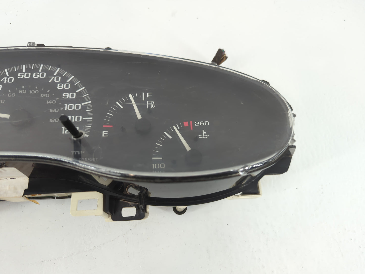 2004-2005 Chevrolet Malibu Instrument Cluster Speedometer Gauges P/N:22707514 Fits Fits 2004 2005 OEM Used Auto Parts