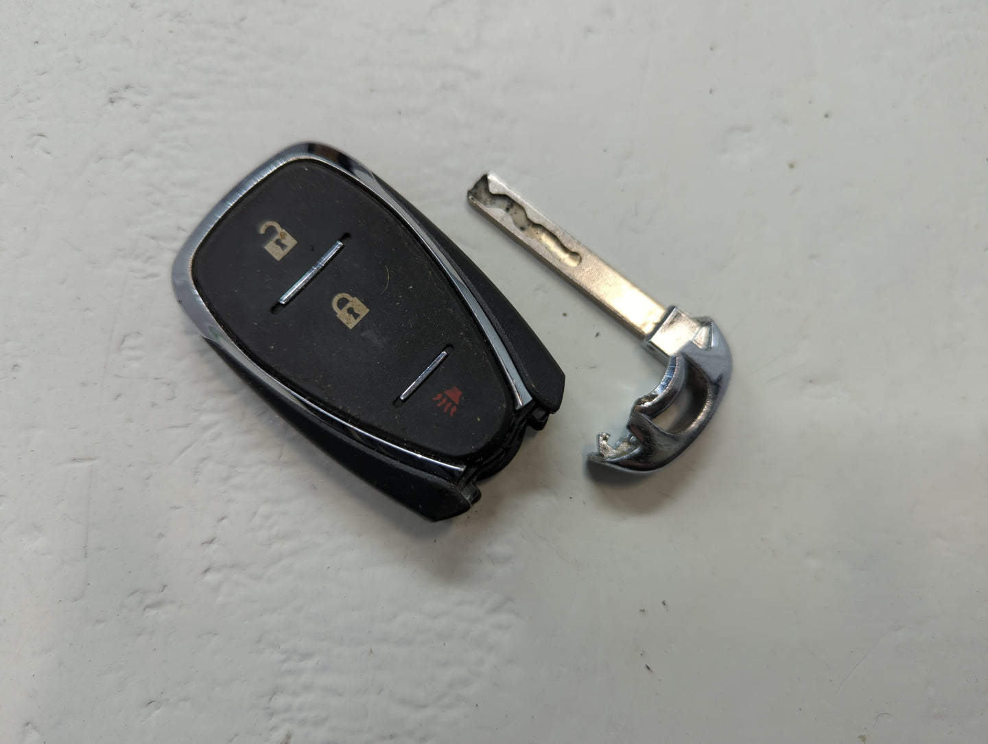 Chevrolet Trailblazer Keyless Entry Remote Fob HYQ4ES 13530711 3 buttons - Oemusedautoparts1.com