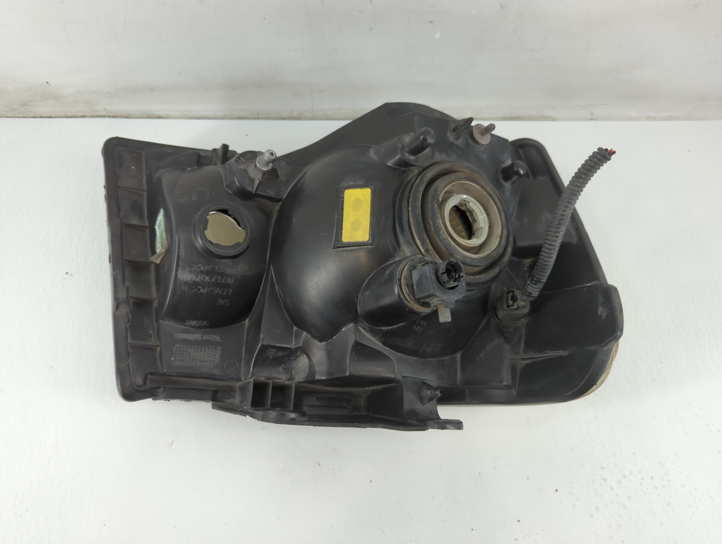 2007-2009 Chrysler Aspen Driver Left Oem Head Light Headlight Lamp