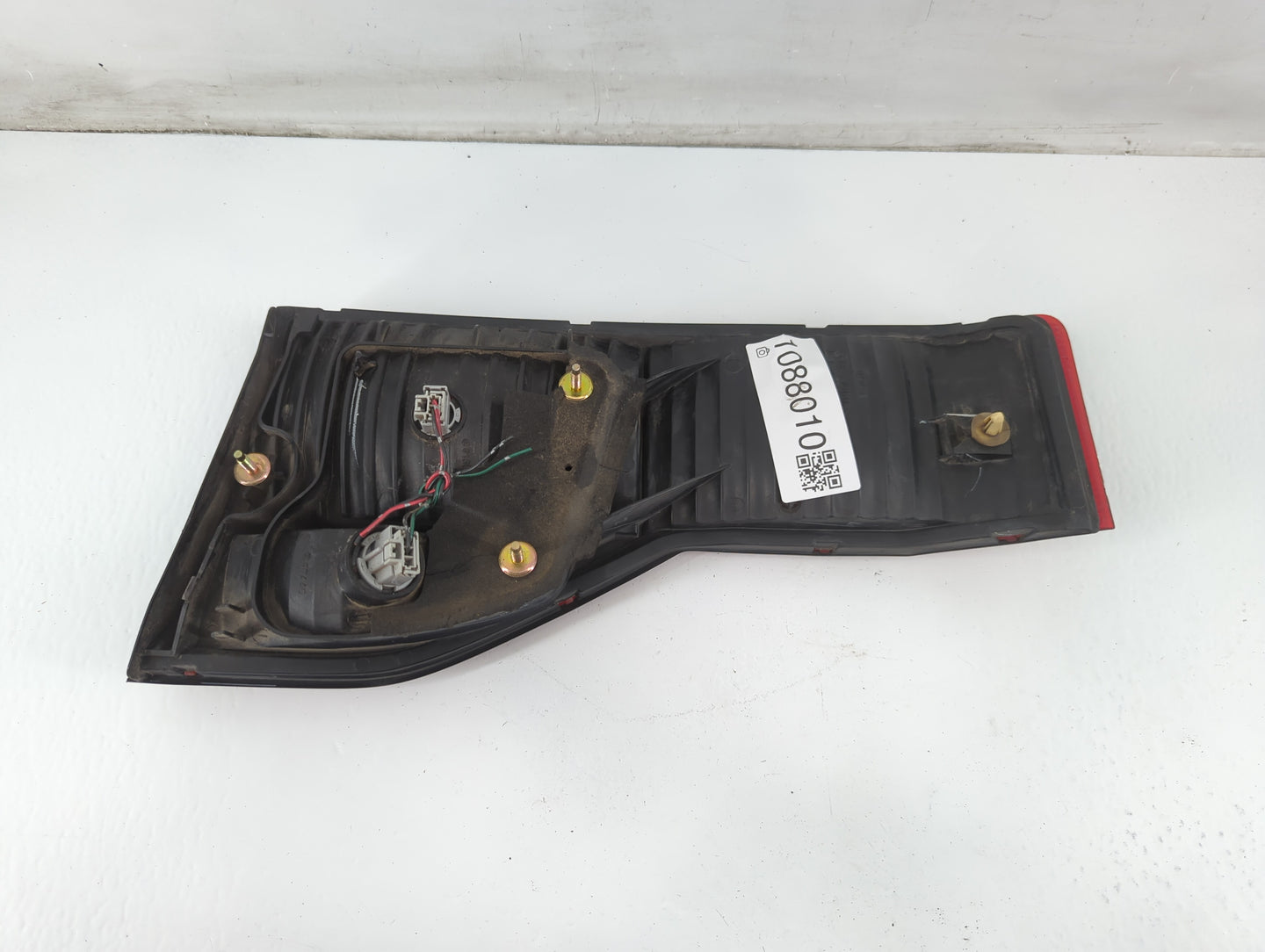 1998-2000 Honda Accord Tail Light Assembly Driver Left OEM Fits Fits 1998 1999 2000 OEM Used Auto Parts - Oemusedautoparts1.com