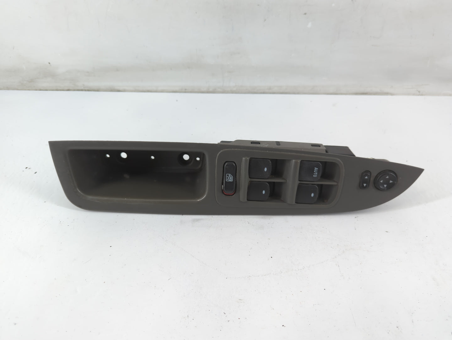 2010-2012 Chevrolet Malibu Master Power Window Switch Replacement Driver Side Left P/N:20807220 Fits Fits 2010 2011 2012 OEM Used Auto Parts - Oemusedautoparts1.com
