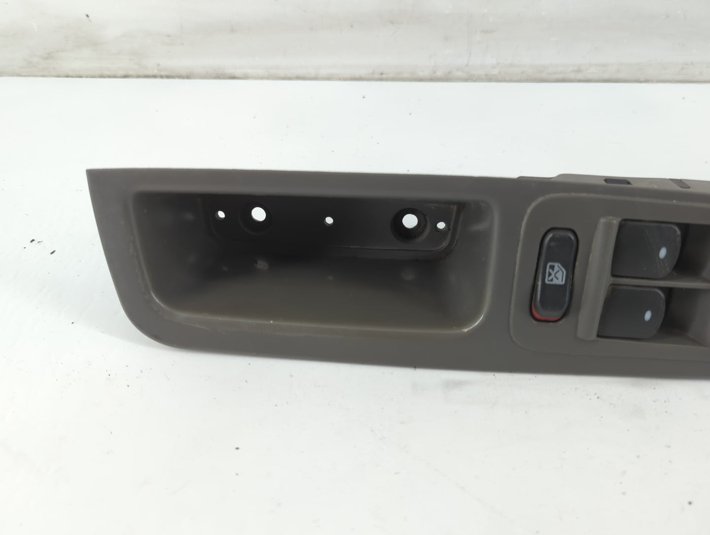 2010-2012 Chevrolet Malibu Master Power Window Switch Replacement Driver Side Left P/N:20807220 Fits Fits 2010 2011 2012 OEM Used Auto Parts - Oemusedautoparts1.com