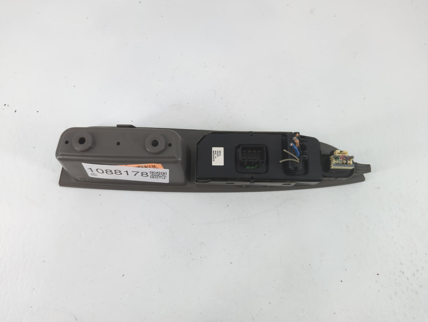 2010-2012 Chevrolet Malibu Master Power Window Switch Replacement Driver Side Left P/N:20807220 Fits Fits 2010 2011 2012 OEM Used Auto Parts - Oemusedautoparts1.com