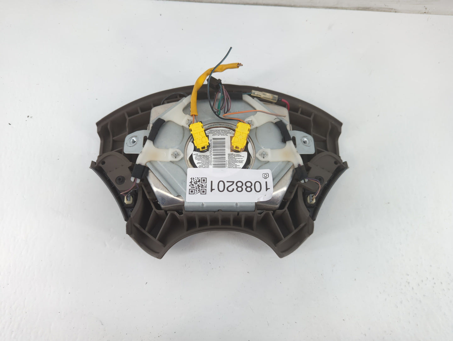 2001 Dodge Caravan Air Bag Driver Left Steering Wheel Mounted Fits OEM Used Auto Parts - Oemusedautoparts1.com