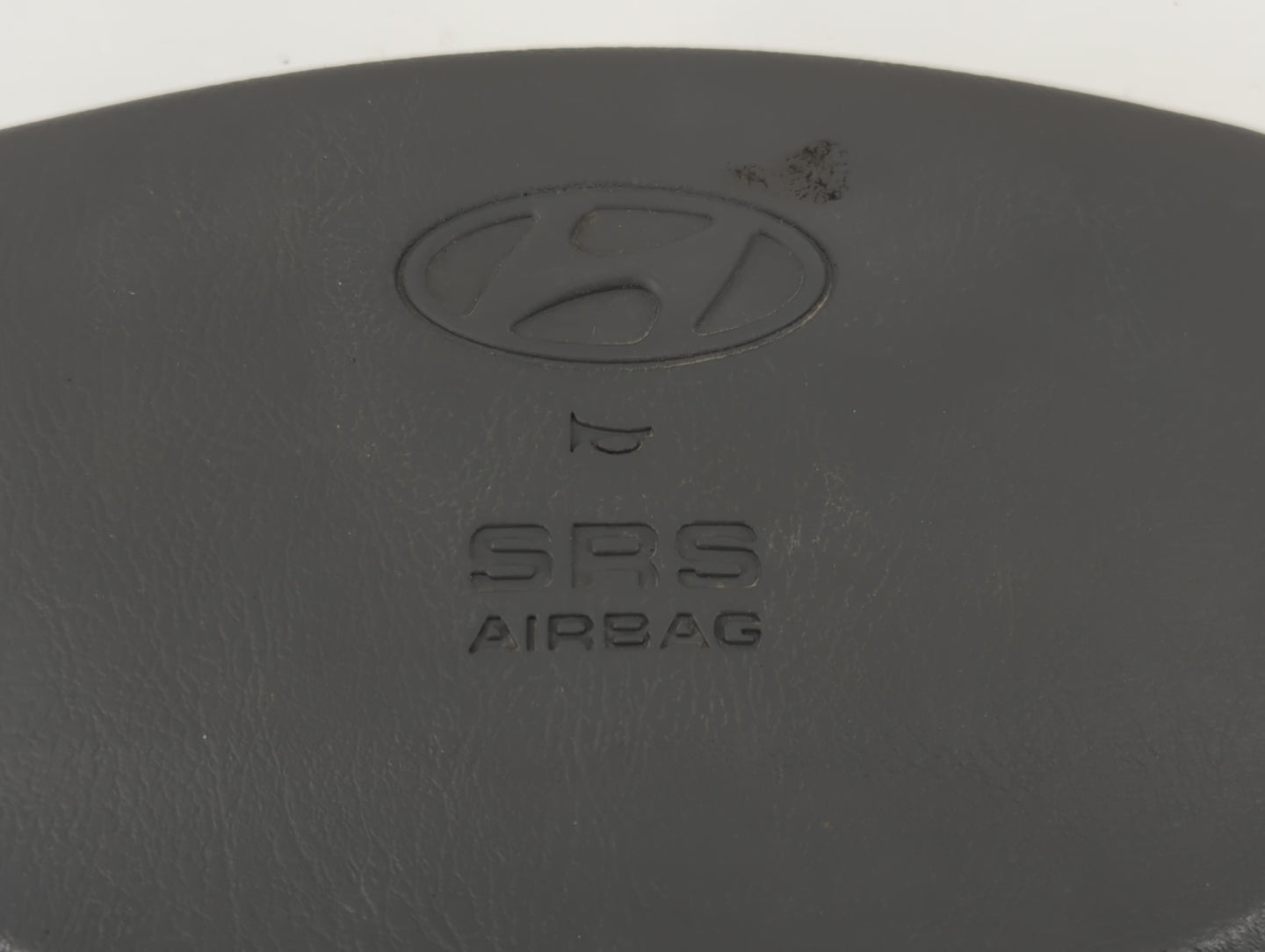 2003-2006 Hyundai Accent Air Bag Driver Left Steering Wheel Mounted Fits Fits 2003 2004 2005 2006 OEM Used Auto Parts - Oemusedautoparts1.com