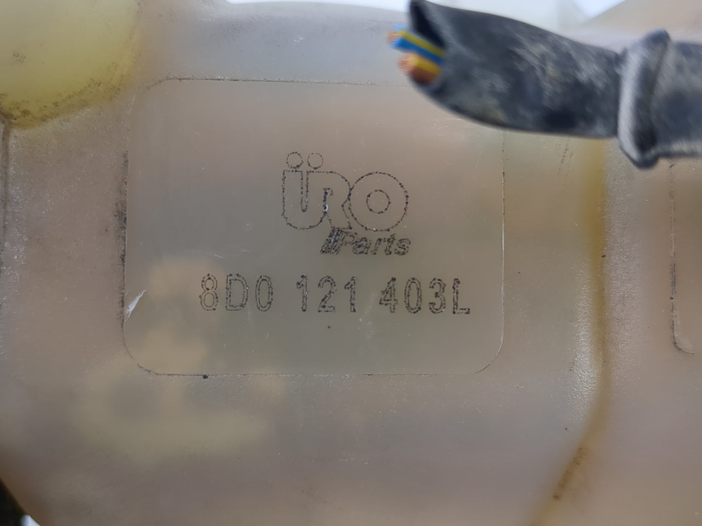 2003-2005 Volkswagen Passat Windshield Washer Fluid Reservoir Bottle Oem - Oemusedautoparts1.com