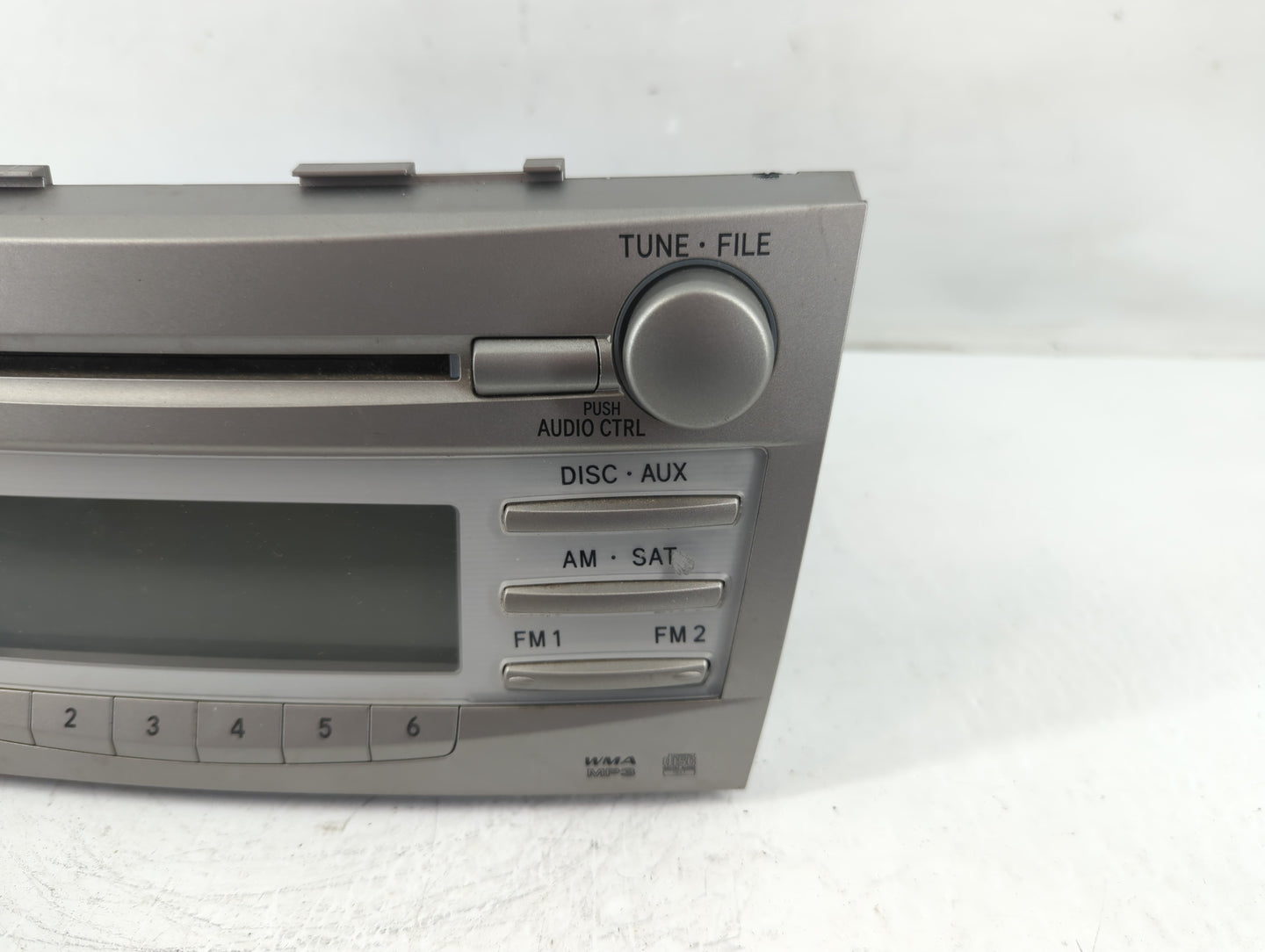2010-2011 Toyota Camry Radio AM FM Cd Player Receiver Replacement P/N:86120-06480 Fits Fits 2010 2011 OEM Used Auto Parts - Oemusedautoparts1.com