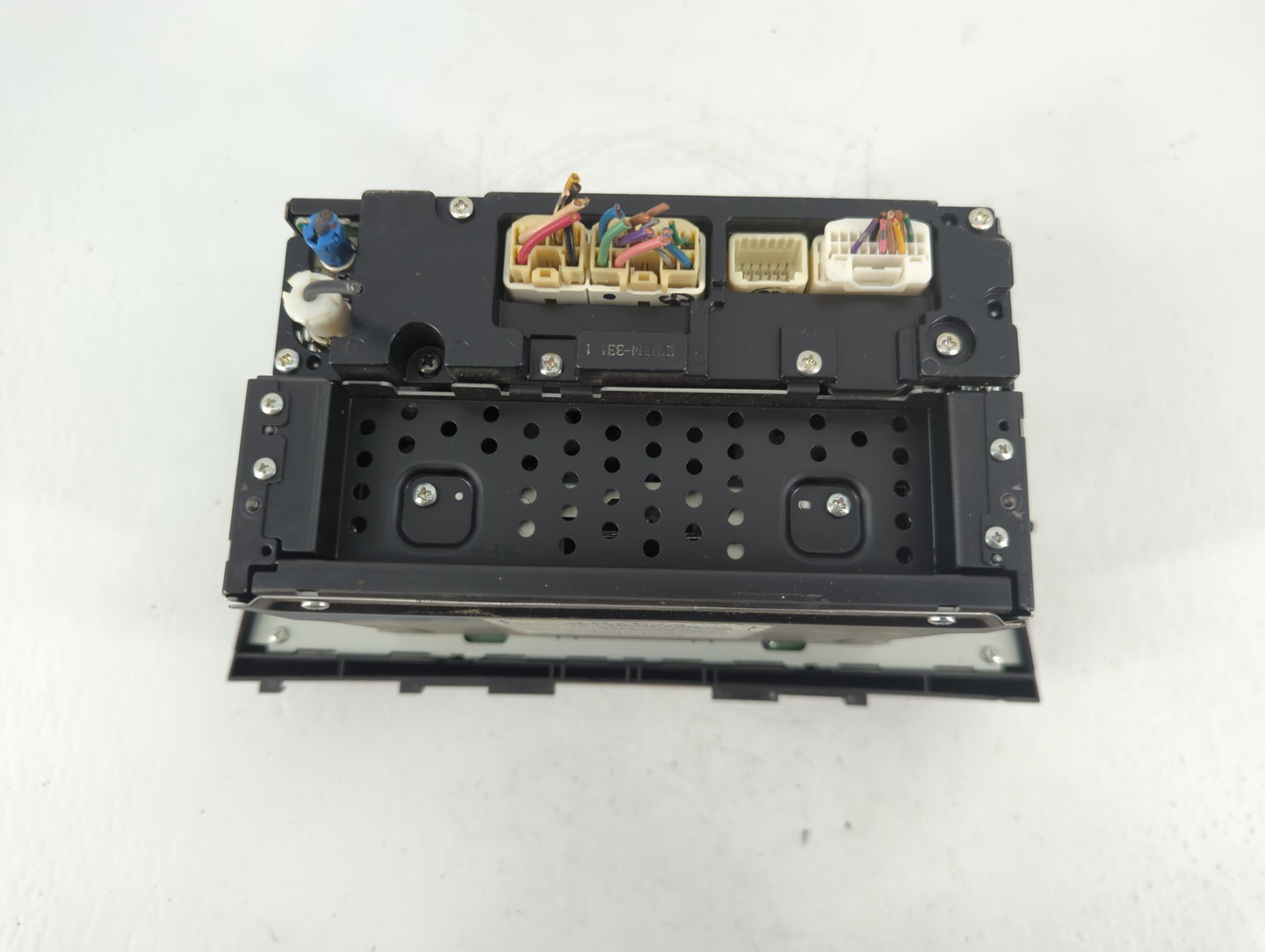 2010-2011 Toyota Camry Radio AM FM Cd Player Receiver Replacement P/N:86120-06480 Fits Fits 2010 2011 OEM Used Auto Parts - Oemusedautoparts1.com