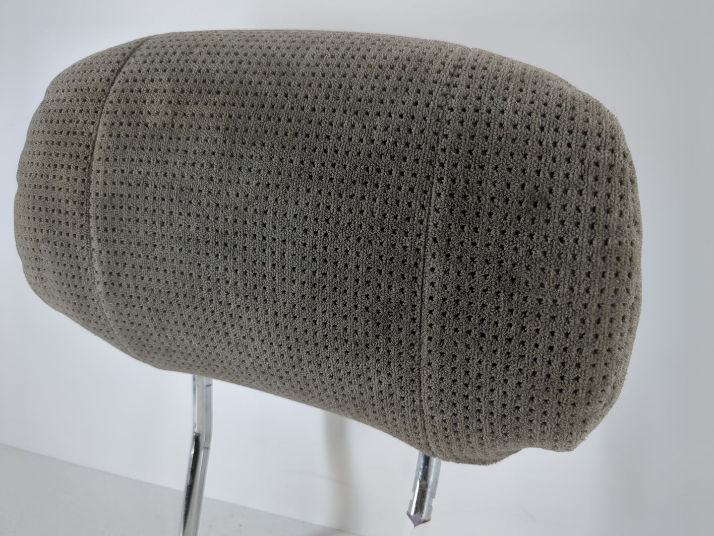 2002 Saturn Ls Headrest Head Rest Rear Center Seat Fits OEM Used Auto Parts - Oemusedautoparts1.com