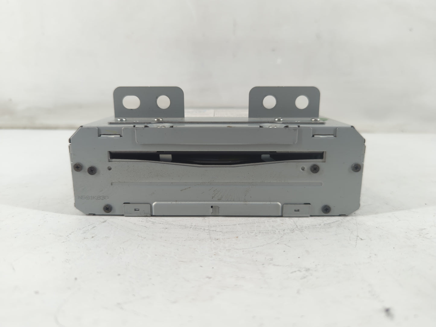 2015-2020 Chevrolet Tahoe Radio AM FM Cd Player Receiver Replacement Fits Fits 2015 2016 2017 2018 2019 2020 OEM Used Auto Parts - Oemusedautoparts1.com