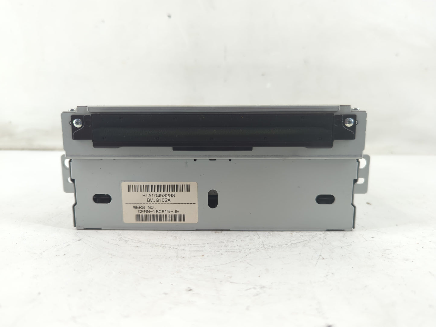 2012-2016 Land Rover Range Rover Evoque Radio AM FM Cd Player Receiver Replacement P/N:50645928AA Fits OEM Used Auto Parts - Oemusedautoparts1.com