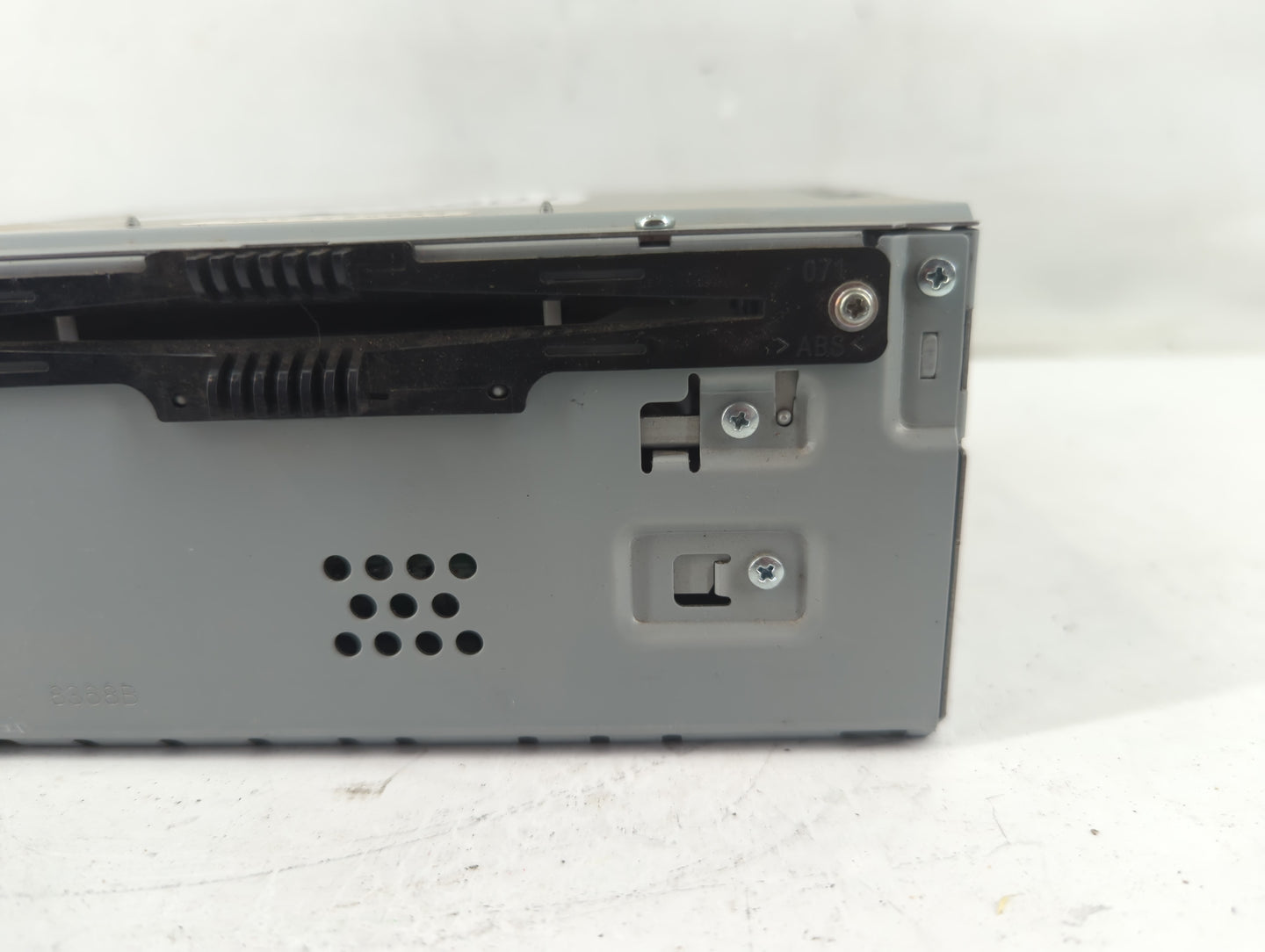 2017-2018 Lincoln Mkc Radio AM FM Cd Player Receiver Replacement Fits Fits 2017 2018 OEM Used Auto Parts - Oemusedautoparts1.com