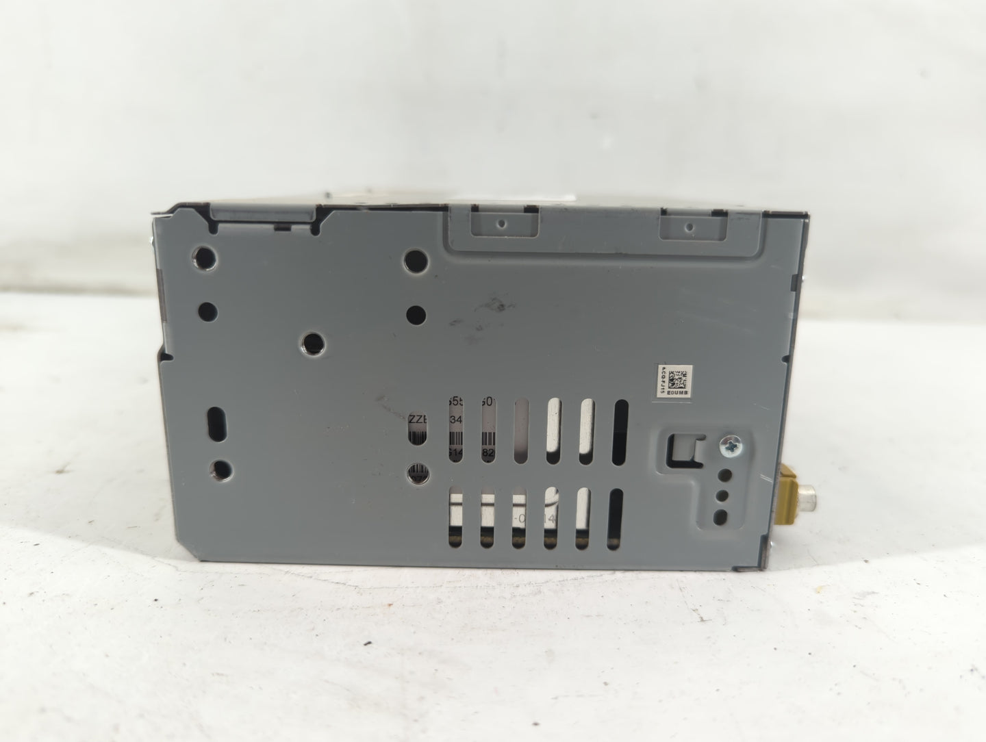 2017-2018 Lincoln Mkc Radio AM FM Cd Player Receiver Replacement Fits Fits 2017 2018 OEM Used Auto Parts - Oemusedautoparts1.com