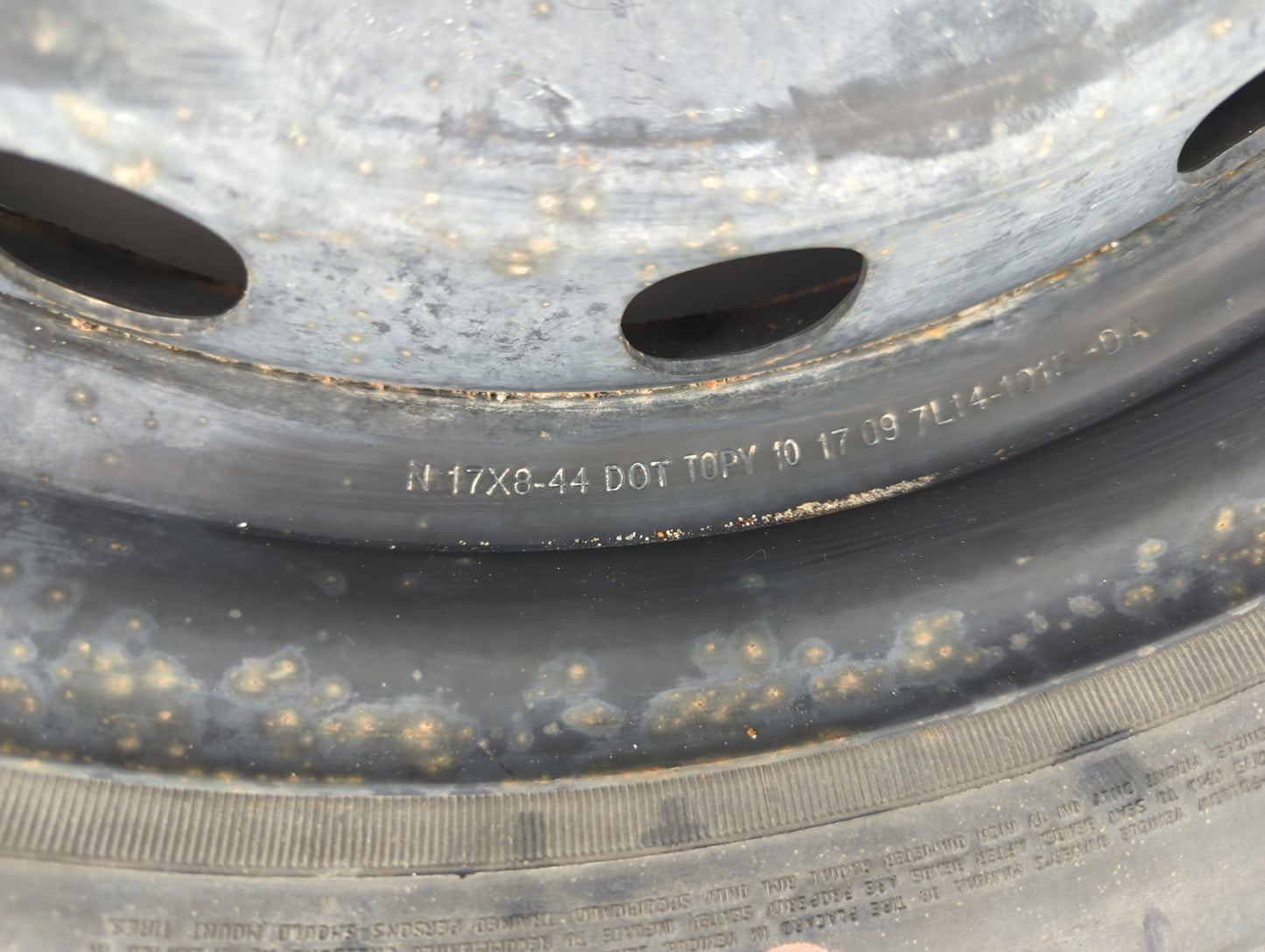 Lincoln Navigator Spare Donut Tire Wheel Rim Oem