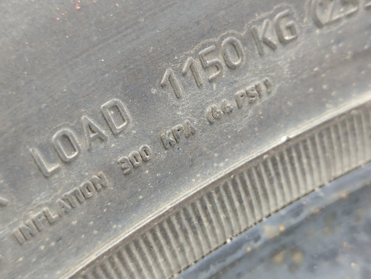 Lincoln Navigator Spare Donut Tire Wheel Rim Oem