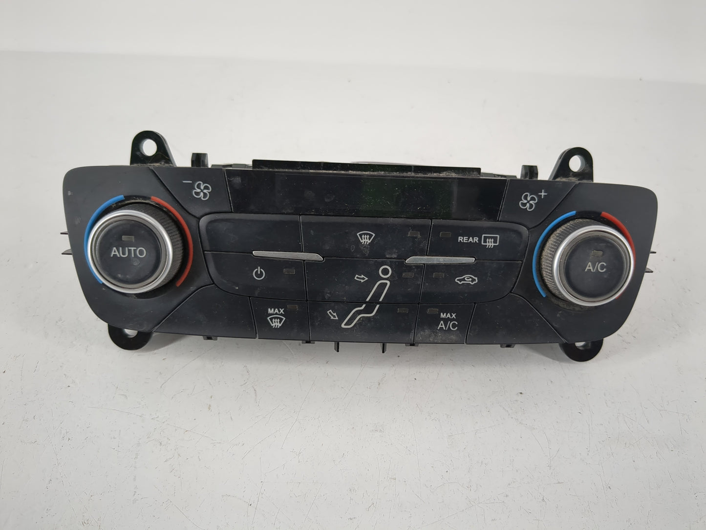 2015-2018 Ford Focus Climate Control Module Temperature AC/Heater Replacement P/N:F1ET-18C612-AJ Fits Fits 2015 2016 2017 2018 OEM Used Auto Parts