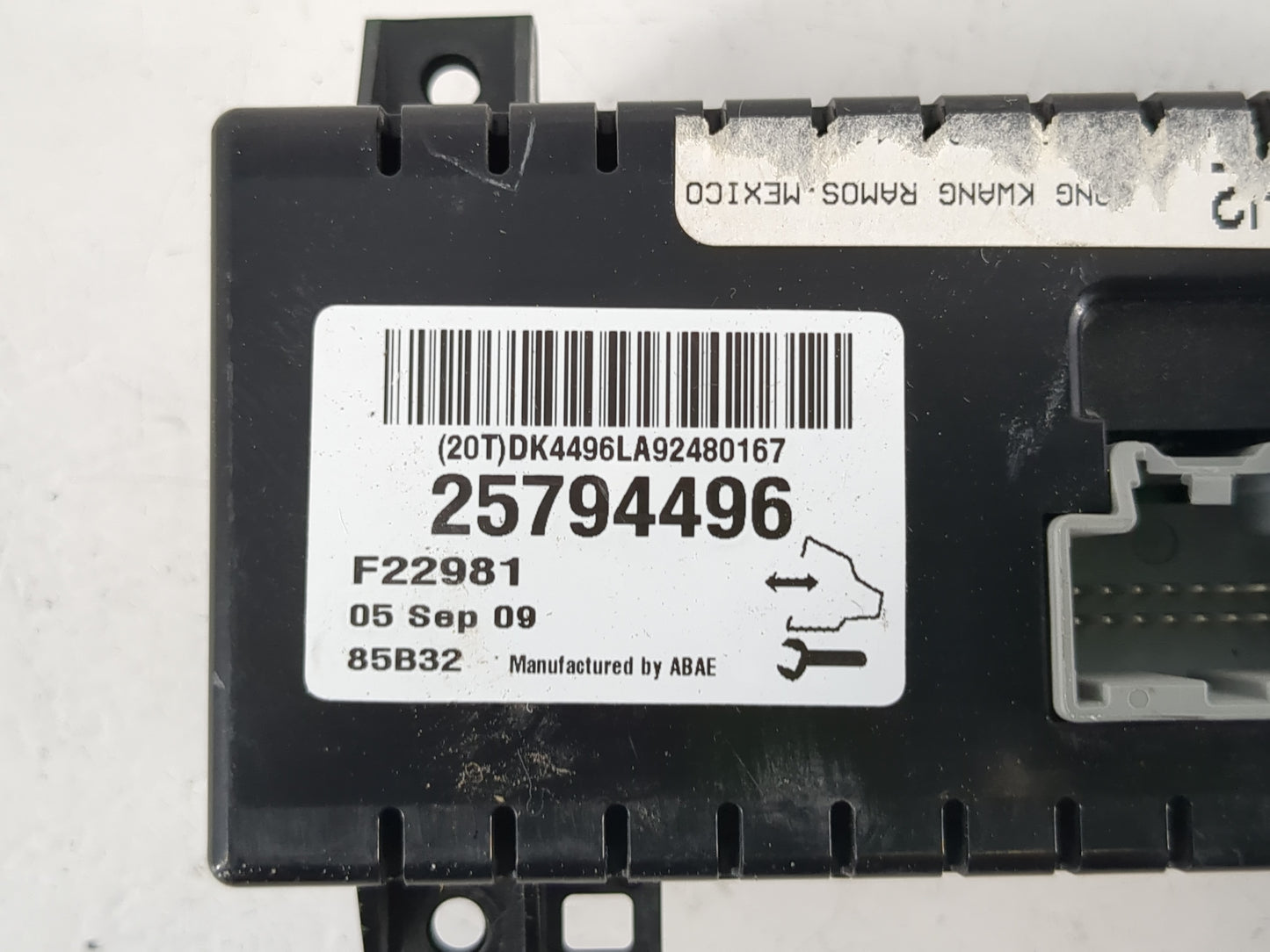 2010 Cadillac Srx Radio AM FM Cd Player Receiver Replacement P/N:25794496 Fits Fits 2011 OEM Used Auto Parts - Oemusedautoparts1.com