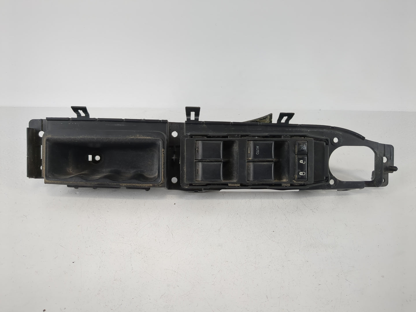 2007-2010 Jeep Compass Master Power Window Switch Replacement Driver Side Left P/N:50693140819 Fits Fits 2007 2008 2009 2010 OEM Used Auto Parts - Oemusedautoparts1.com