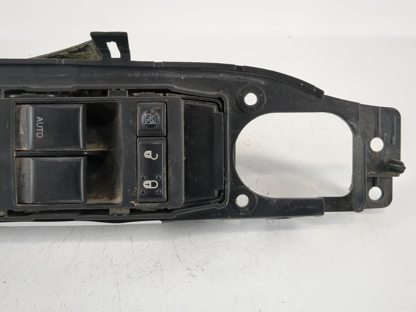 2007-2010 Jeep Compass Master Power Window Switch Replacement Driver Side Left P/N:50693140819 Fits Fits 2007 2008 2009 2010 OEM Used Auto Parts - Oemusedautoparts1.com