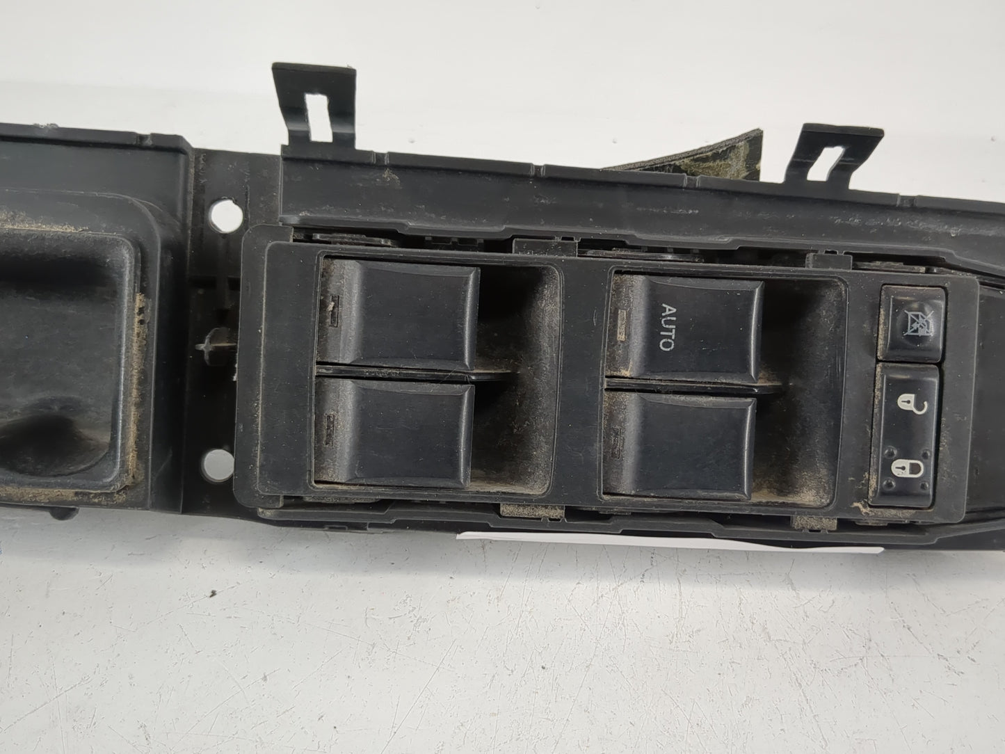 2007-2010 Jeep Compass Master Power Window Switch Replacement Driver Side Left P/N:50693140819 Fits Fits 2007 2008 2009 2010 OEM Used Auto Parts - Oemusedautoparts1.com
