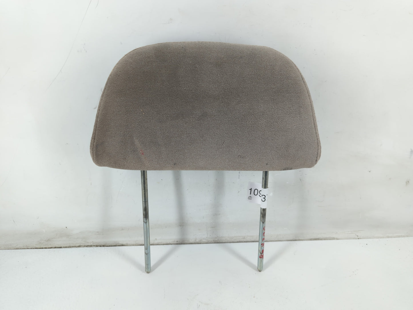 1996 Chevrolet Silverado 3500 Headrest Head Rest Rear Center Seat Fits OEM Used Auto Parts - Oemusedautoparts1.com