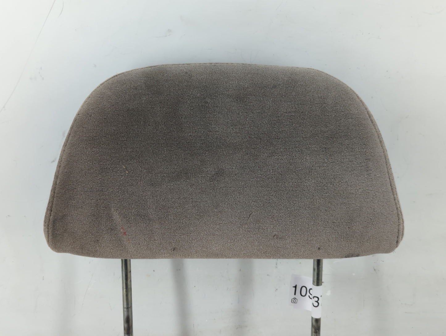 1996 Chevrolet Silverado 3500 Headrest Head Rest Rear Center Seat Fits OEM Used Auto Parts - Oemusedautoparts1.com