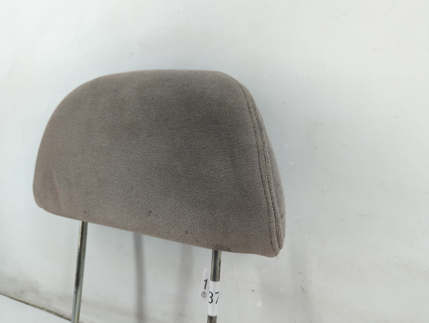 1996 Chevrolet Silverado 3500 Headrest Head Rest Rear Center Seat Fits OEM Used Auto Parts - Oemusedautoparts1.com