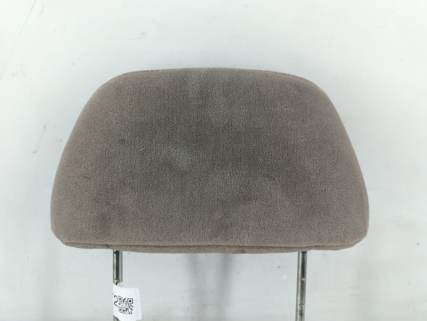 1996 Chevrolet Silverado 3500 Headrest Head Rest Rear Center Seat Fits OEM Used Auto Parts - Oemusedautoparts1.com
