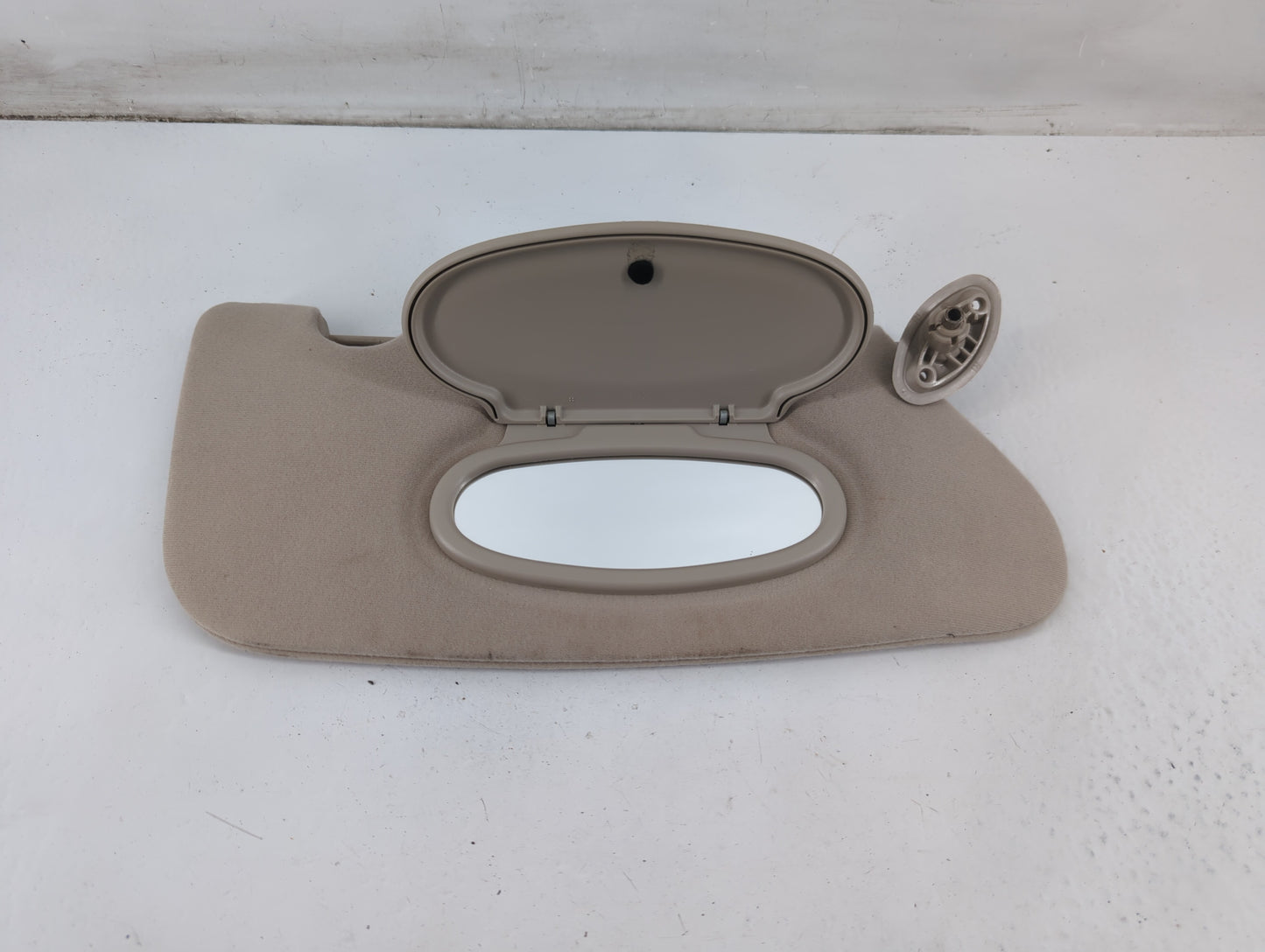 2003-2005 Chrysler Pt Cruiser Sun Visor Shade Replacement Passenger Right Mirror Fits Fits 2003 2004 2005 OEM Used Auto Parts - Oemusedautoparts1.com
