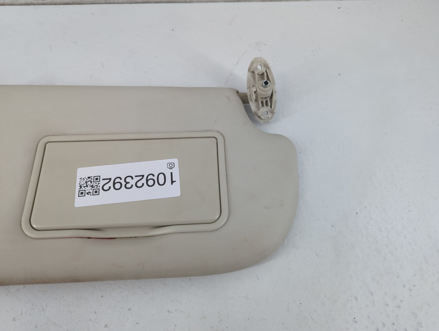 2013-2015 Ford Focus Sun Visor Shade Replacement Passenger Right Mirror Fits Fits 2013 2014 2015 OEM Used Auto Parts - Oemusedautoparts1.com