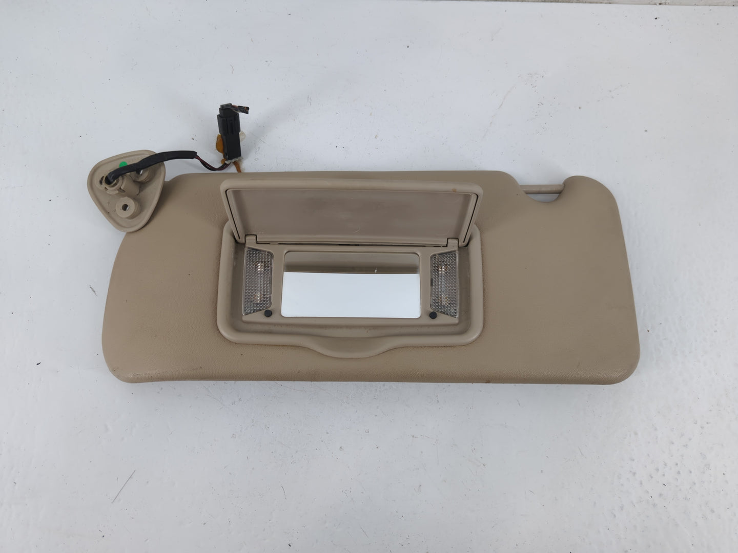 2003-2007 Cadillac Cts Sun Visor Shade Replacement Driver Left Mirror Fits Fits 2003 2004 2005 2006 2007 OEM Used Auto Parts - Oemusedautoparts1.com