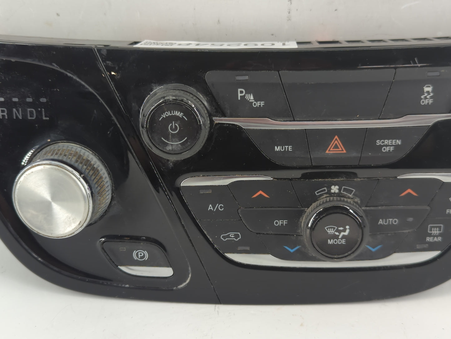 2018-2020 Chrysler Pacifica Climate Control Module Temperature AC/Heater Replacement P/N:P6EV301X8AB Fits Fits 2018 2019 2020 OEM Used Auto Parts