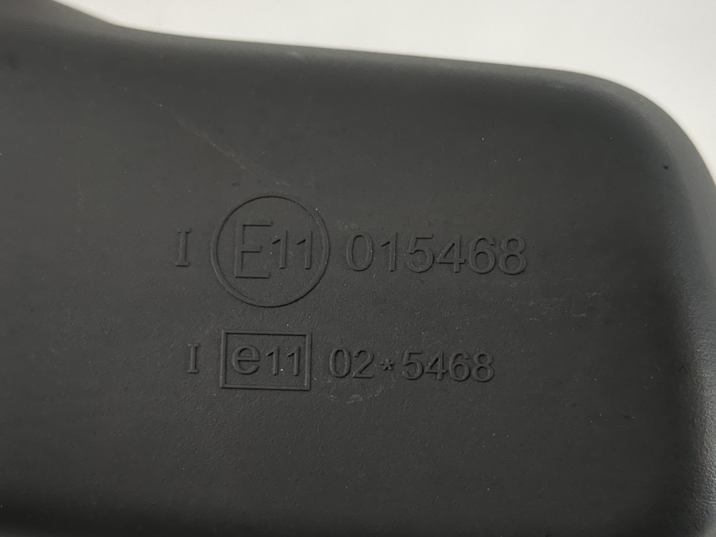 2005-2006 Volvo S60 Interior Rear View Mirror Replacement OEM P/N:E11015468 Fits Fits 2005 2006 OEM Used Auto Parts