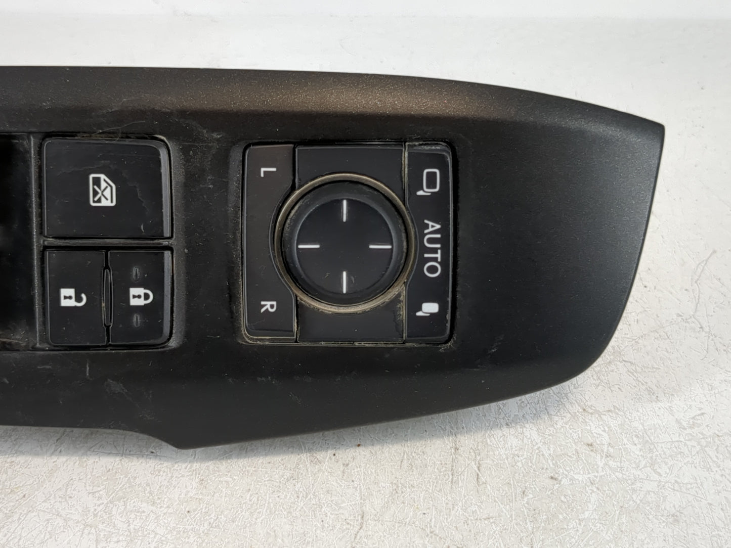 2018-2020 Lexus Nx300 Master Power Window Switch Replacement Driver Side Left P/N:84040-78030 Fits Fits 2018 2019 2020 OEM Used Auto Parts