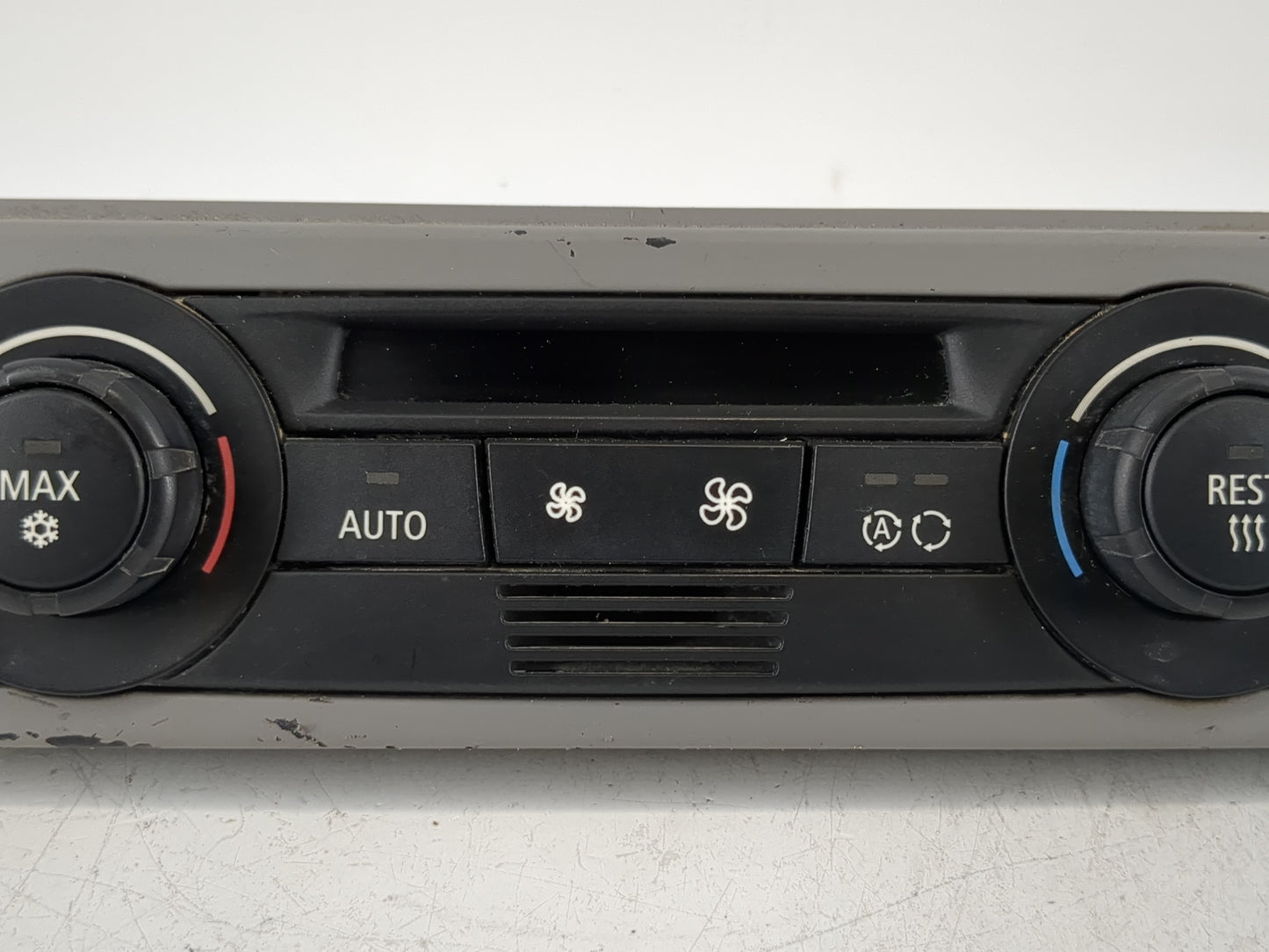 2001-2005 Bmw 325i Climate Control Module Temperature AC/Heater Replacement P/N:6411 9110610-01 Fits OEM Used Auto Parts - Oemusedautoparts1.com