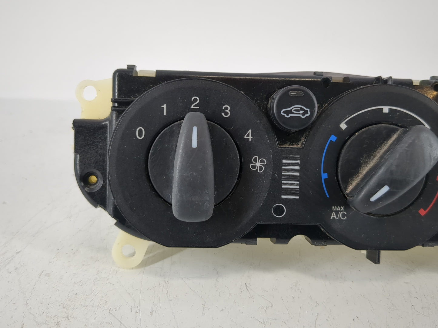 2013-2014 Ford Focus Climate Control Module Temperature AC/Heater Replacement P/N:CM5T-19980-AE Fits Fits 2013 2014 OEM Used Auto Parts - Oemusedautoparts1.com