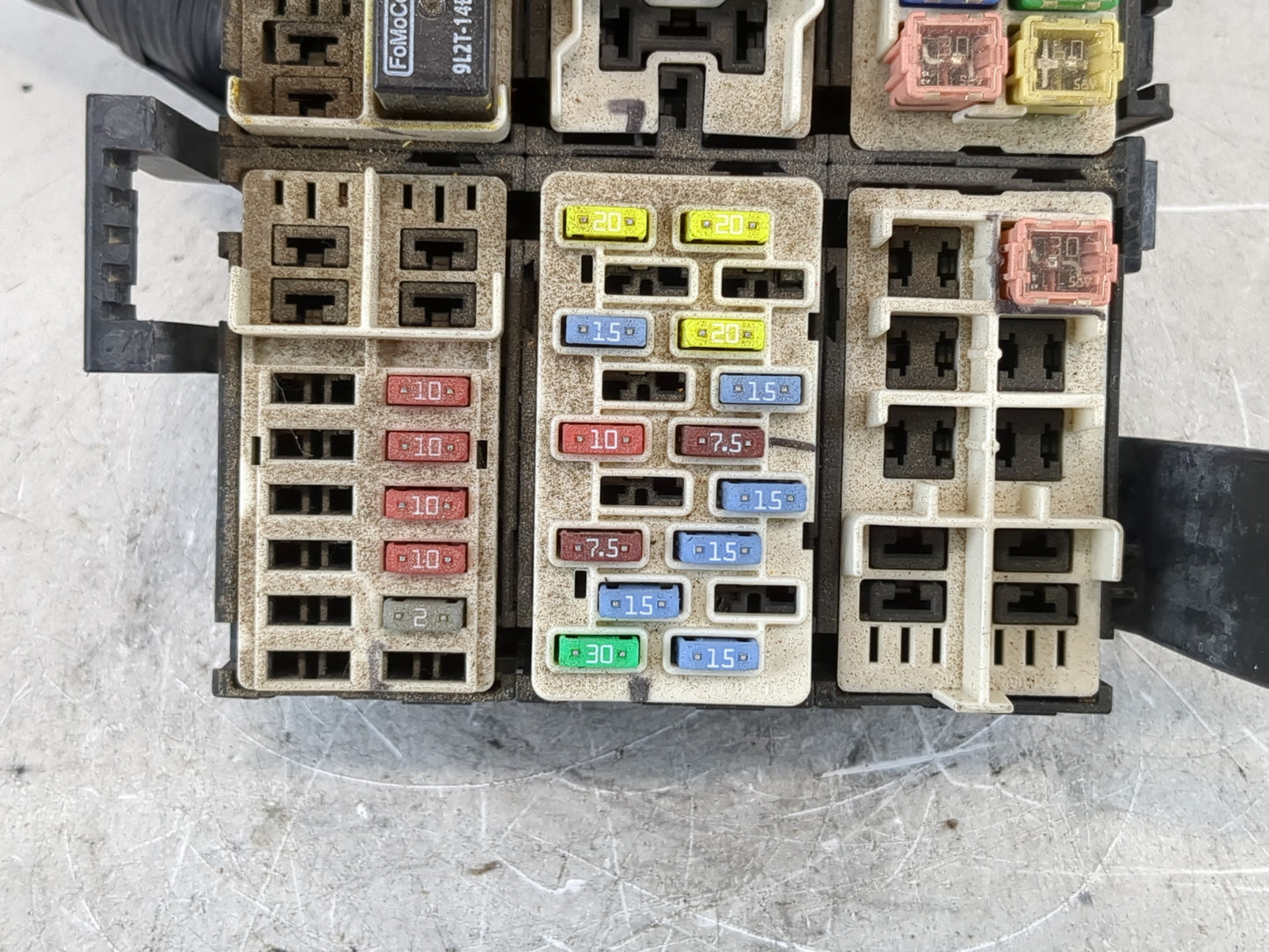 2011-2013 Ford Fiesta Fusebox Fuse Box Panel Relay Module P/N:6001389001 Fits Fits 2011 2012 2013 OEM Used Auto Parts