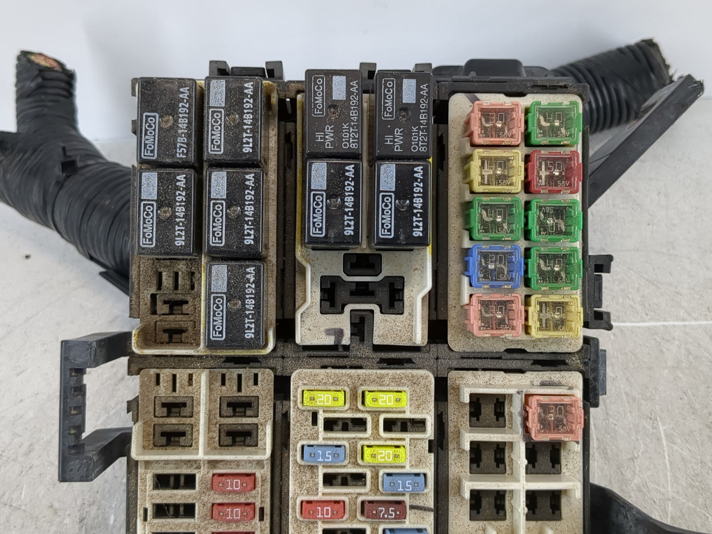 2011-2013 Ford Fiesta Fusebox Fuse Box Panel Relay Module P/N:6001389001 Fits Fits 2011 2012 2013 OEM Used Auto Parts