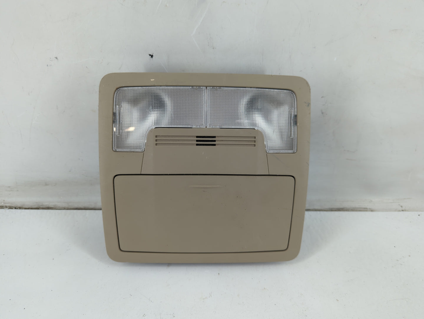 2014 Toyota Camry Overhead Roof Console - Oemusedautoparts1.com