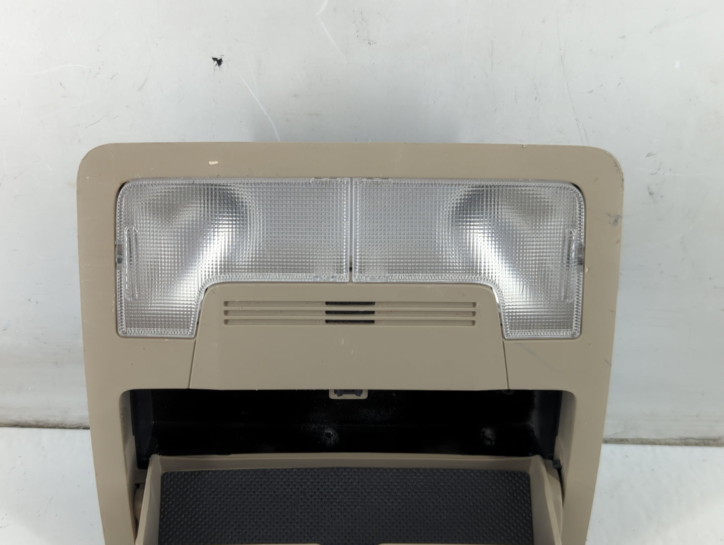 2014 Toyota Camry Overhead Roof Console - Oemusedautoparts1.com