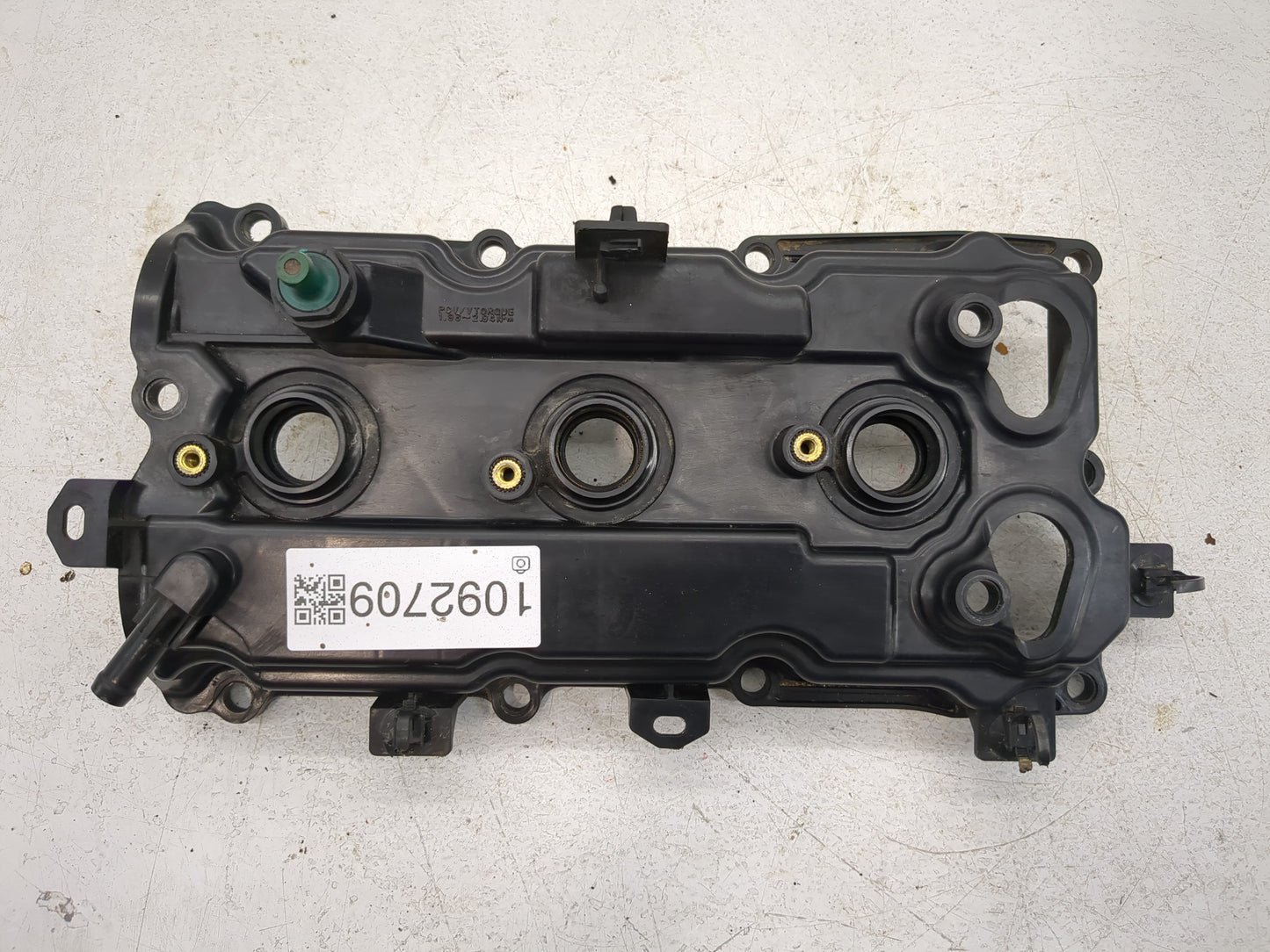 2010 Nissan Maxima Driver Left Cylinder Head Valve Cover P/N:Y2136-011 Fits OEM Used Auto Parts - Oemusedautoparts1.com