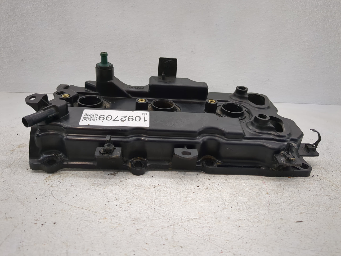 2010 Nissan Maxima Driver Left Cylinder Head Valve Cover P/N:Y2136-011 Fits OEM Used Auto Parts - Oemusedautoparts1.com