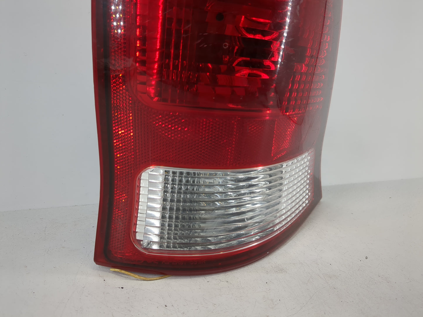 1999-2003 Ford Windstar Tail Light Assembly Passenger Right OEM P/N:YF22-13B504-B YF22-13B504-A Fits Fits 1999 2000 2001 2002 2003 OEM Used Auto Parts