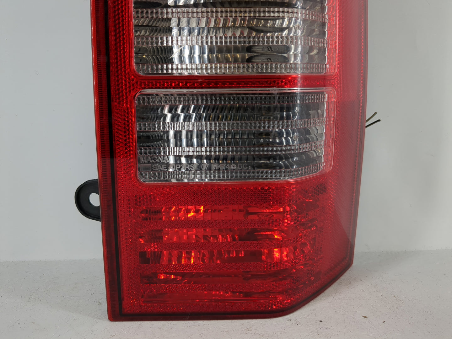 2008-2017 Jeep Patriot Tail Light Assembly Passenger Right OEM P/N:320342 Fits OEM Used Auto Parts - Oemusedautoparts1.com