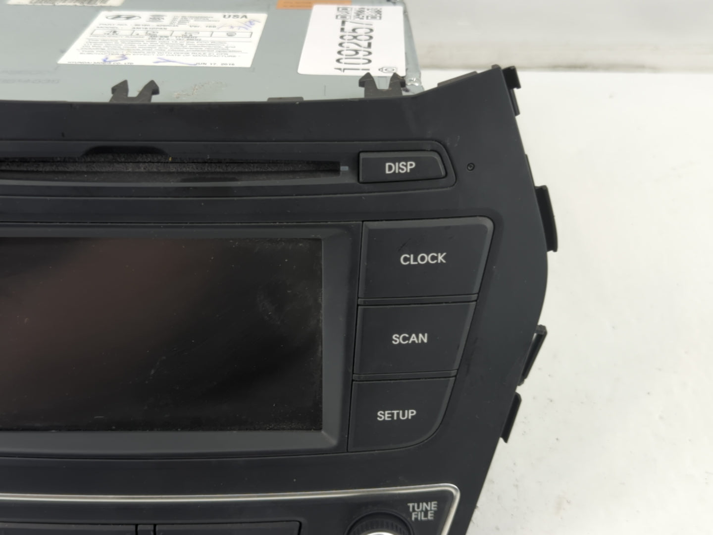 2017-2018 Hyundai Santa Fe Radio AM FM Cd Player Receiver Replacement P/N:96180-4Z6004X Fits Fits 2017 2018 OEM Used Auto Parts - Oemusedautoparts1.com